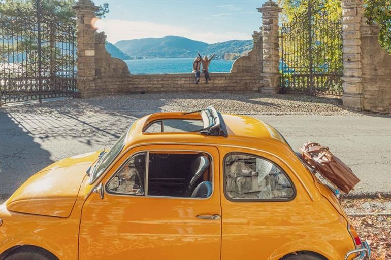 Cruise langs het Comomeer met een vintage Fiat 500