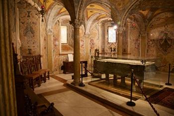 Crypte van San Gemimianus in de Duomo di Modena, Emilia-Romagna