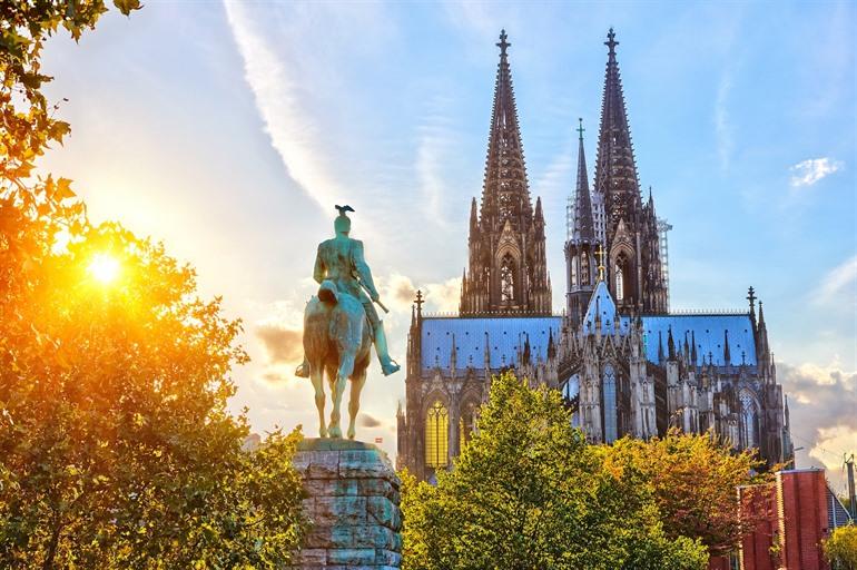 De 2 westelijke torens