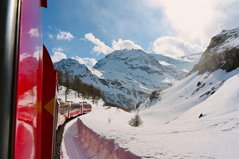 De Bernina Express langs Alp Grüm en Ospizio Bernina