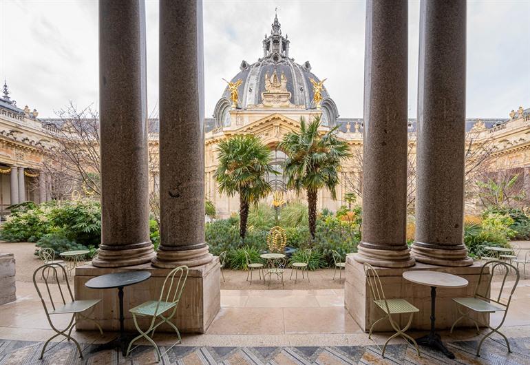 De binnentuin van Petit Palais in Parijs