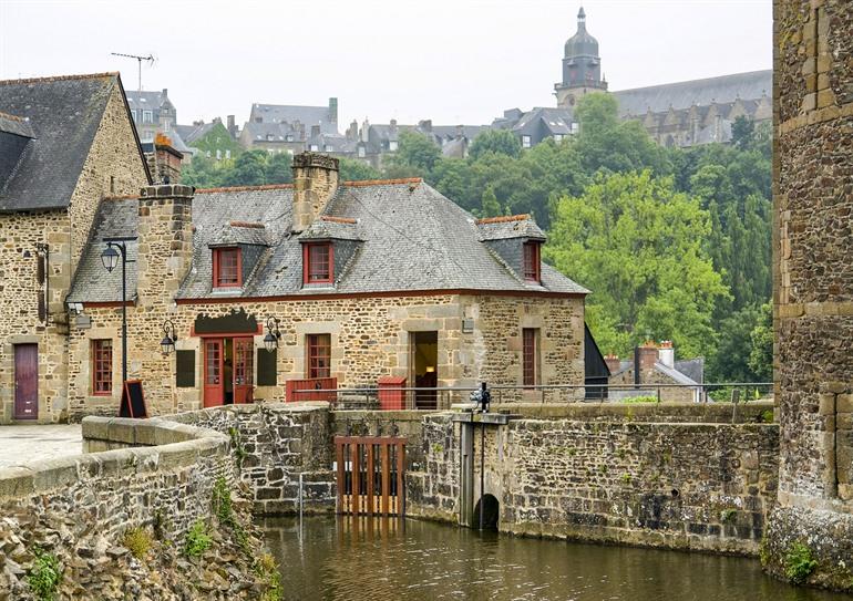 De charmante straten in Fougères, Bretagne