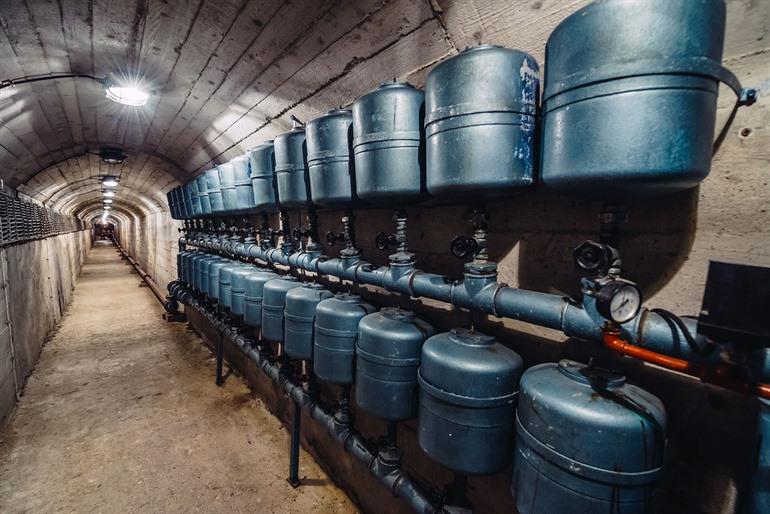 De doolhofachtige gangen van de Tito Bunker in Konjic