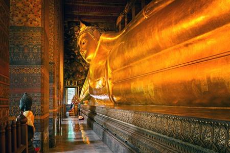 De gigantisch liggende Boedda in Wat Pho, Bangkok