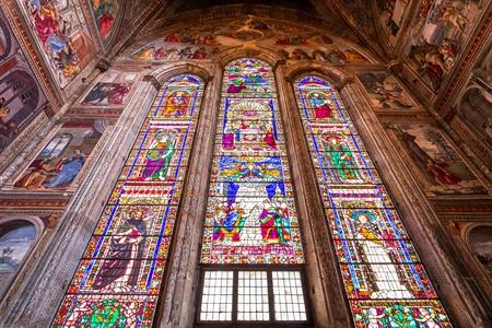 De glas-in-loodramen van de Santa Maria Novella, Firenze
