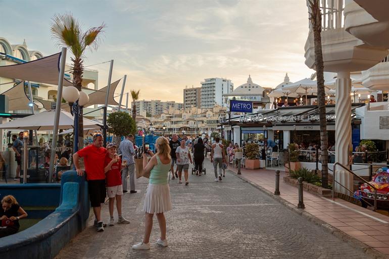 De haven van Benalmádena