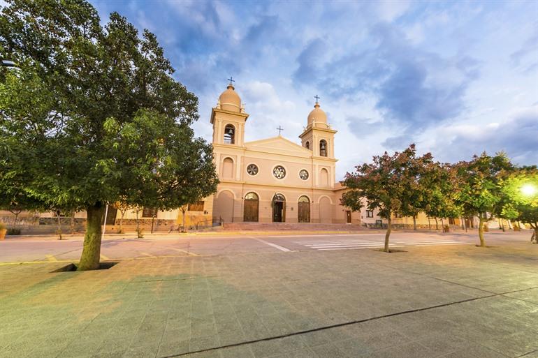 De kathedraal op Plaza de Cafayate