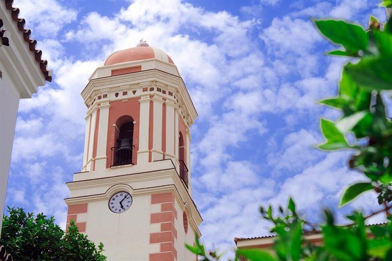 De klokkentoren van Estepona