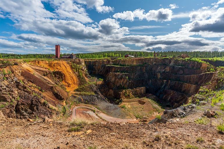 De kopermijn van Falun bezoeken, Zweden