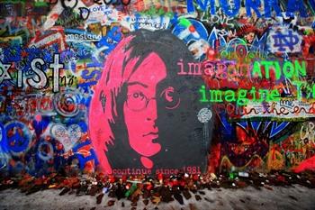 De muur van John Lennon in Praag