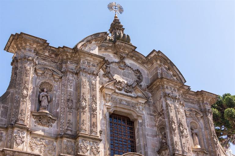 De prachtige gevel van Iglesia de la Compañía