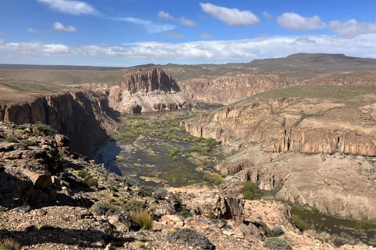 De ruige canyon en Río Pinturas