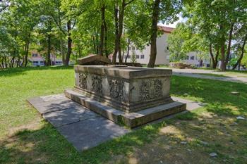 De sarcofaag van de middeleeuwse Bihać bezoeken