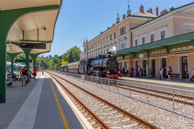 De wissel aan het station van Nova Gorica