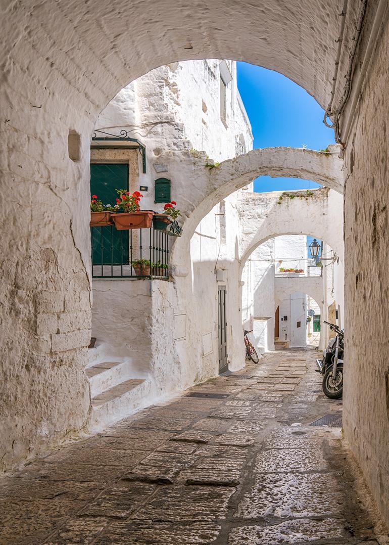 De witte huizen en steegjes van Ostuni