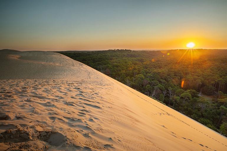De zonsondergang vanaf de Dune du Pilat, Frankrijk