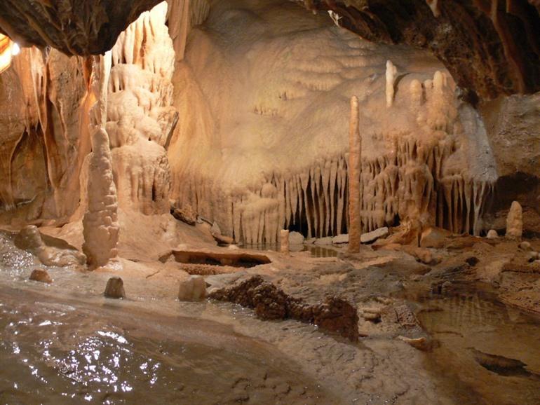 Druipsteengrot Atta-Höhle