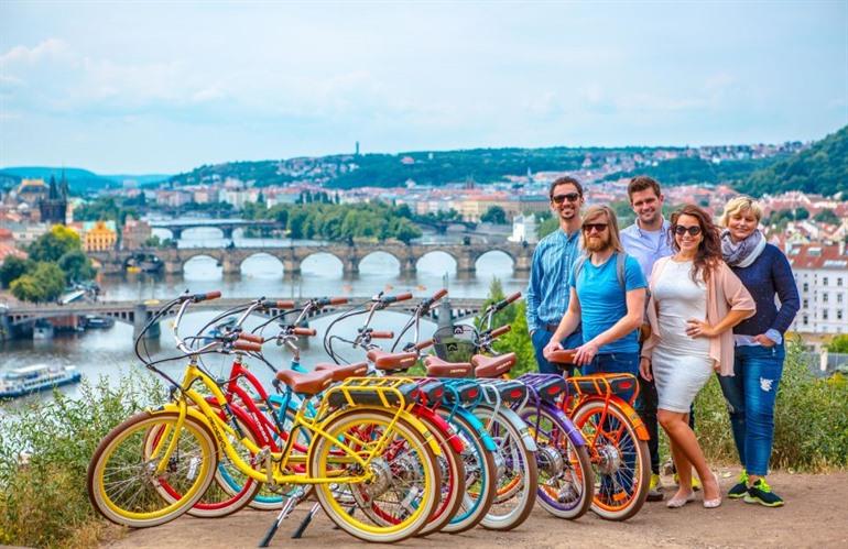 E-biketour door Praag met de mooiste uitzichtpunten boeken