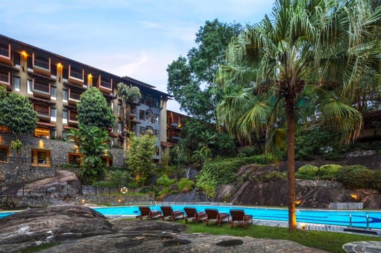 Earl's Regency Hotel in Kandy