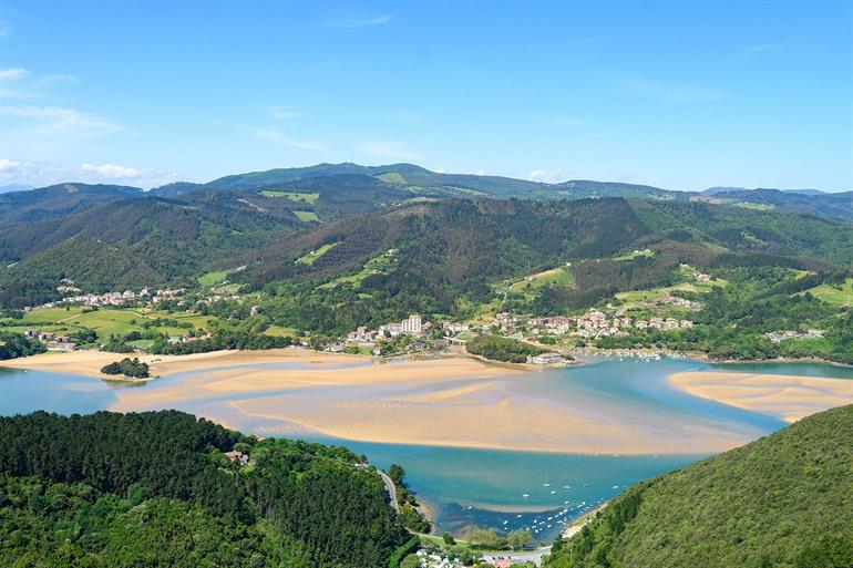 Ecologisch reservaat Urdaibai in Spaans Baskenland