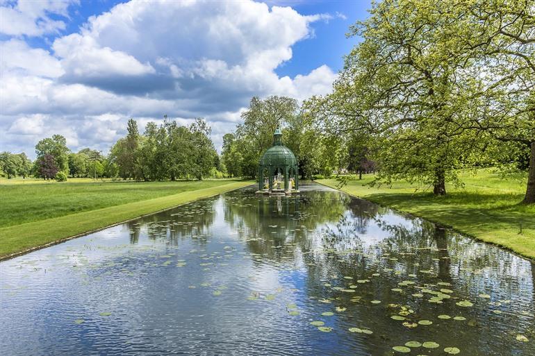 Engelse tuin van het kasteel van Chantilly