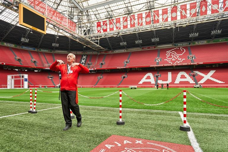 Enthousiaste gids die je meer verteld over de Johan Cruijff ArenA