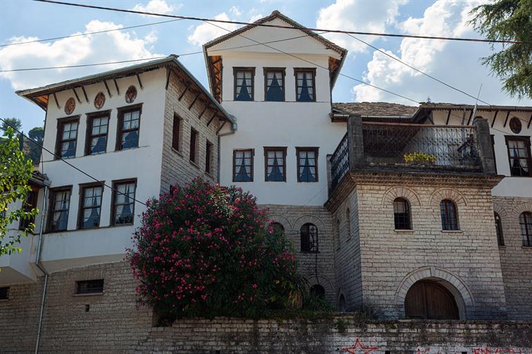 Etnografisch Museum van Gjirokastër bezoeken