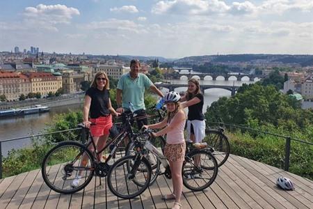 8 x fietstours in Praag met of zonder gids + hoe fietsen huren in Praag