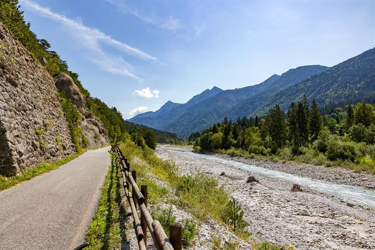 Fiets van Tarvisio langs Val Canale naar Venzone