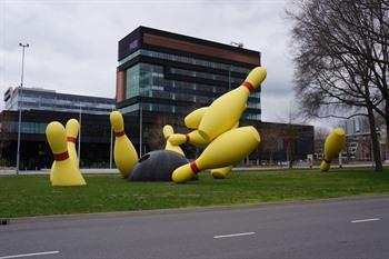 Flying Pins kunstwerk in Eindhoven