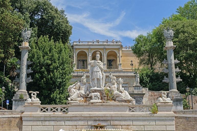 Fontana della dea di Roma, Piazza del Popolo in Rome