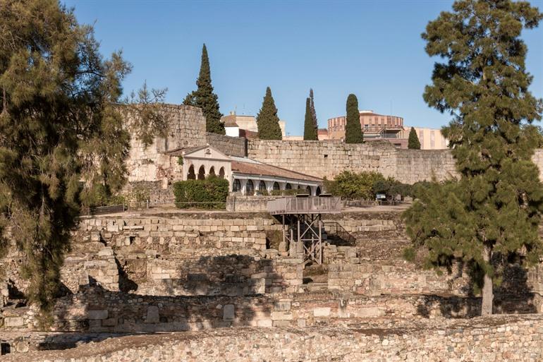 Fort Alcazaba en de Romeinse ruïnes