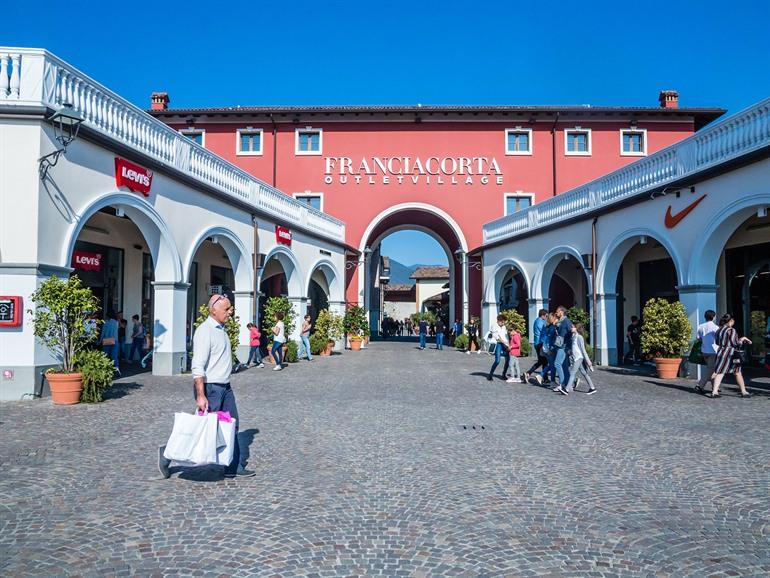 Franciacorta Outlet Village in Milaan, Italië