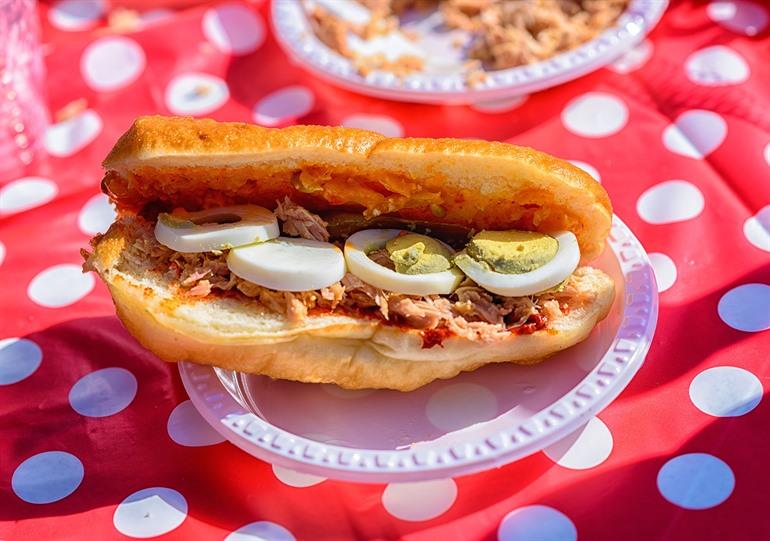 Fricasse, Tunesische sandwich met tonijn