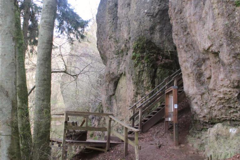 Ga binnen in de Buchenlochhöhle