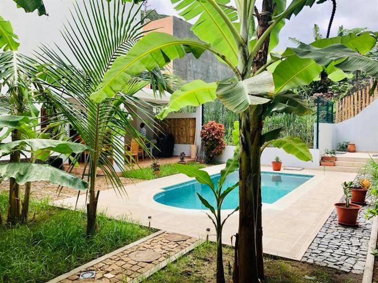 Gasthuis Residencial Lela d'Fermina boeken 