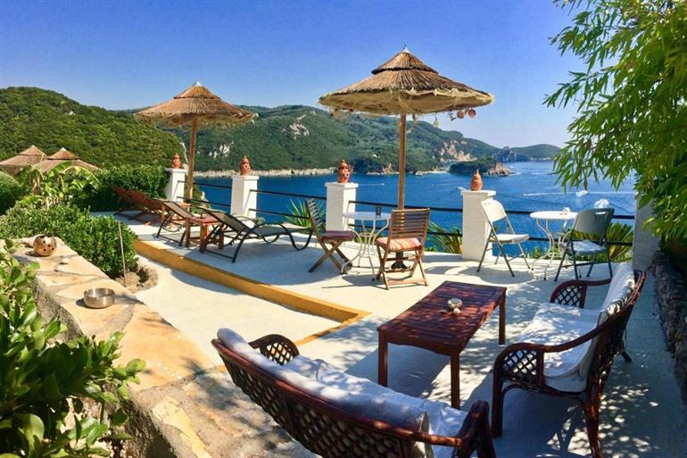 Geniet van de rust en het uitzicht bij je verblijf in Bouganville