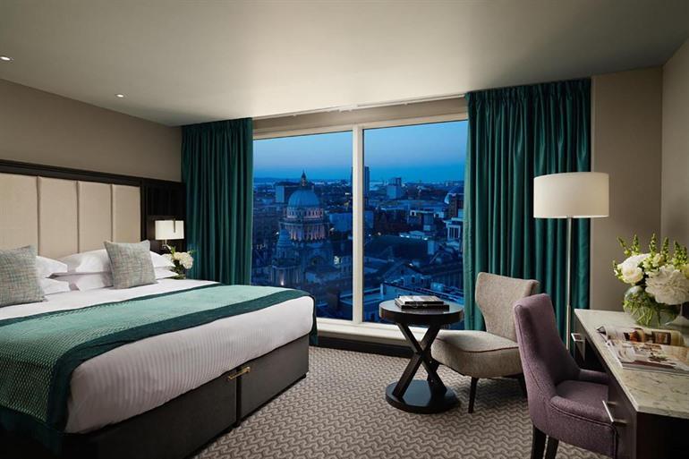 Geniet van luxe in het Grand Central Hotel in Belfast