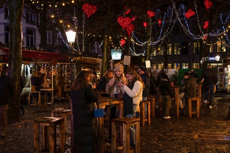 Genieten van een drankje op Magisch Maastricht