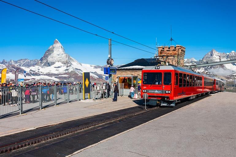 Gornergrat, toeristentrein naar de Matterhorn in Zwitserland