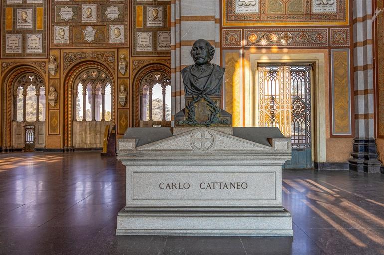 Graftombe van Carlo Cattaneo op het Cimitero Monumentale, Milaan