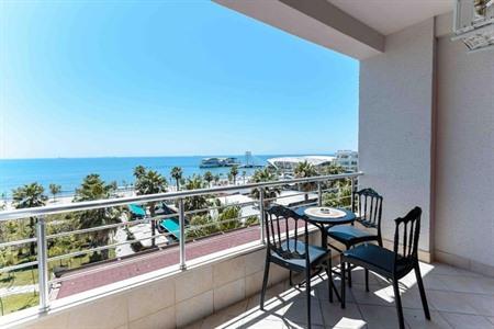 Grand View Apartment in Durrës