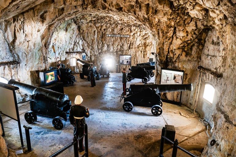 Great Siege Tunnels bezoeken in Gibraltar