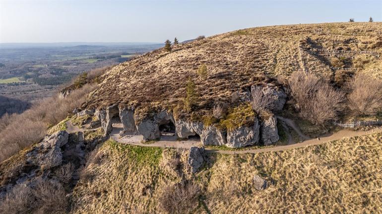 Grottes of Clierzou bij Puy de Pariou, Auvergne