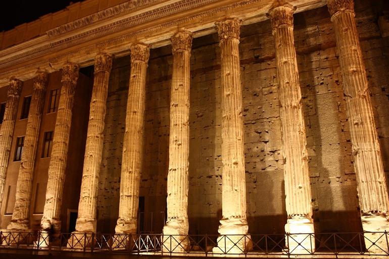 Hadrianus tempel Rome