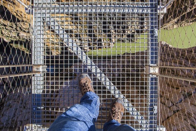 Hangbrug oversteken Caminito Del Rey