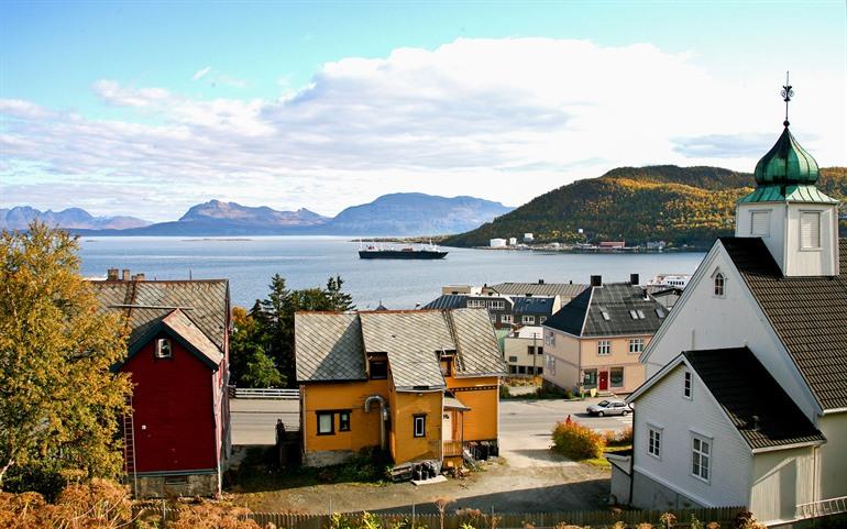 Harstad, stad op het grootste eiland van de Vesterålen, Hinnøya