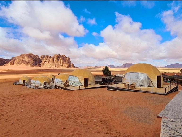 Hasan Zawaideh Camp boeken