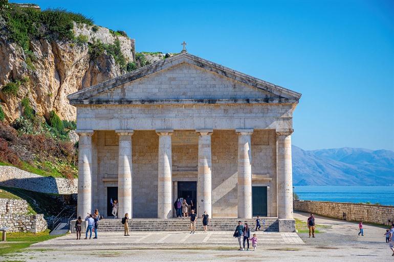 Heilige Kerk van Saint George in Korfoe Stad