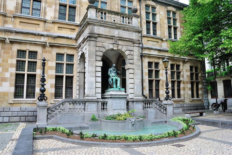 Hendrik Conscience Erfgoedbibliotheek bezoeken, Antwerpen